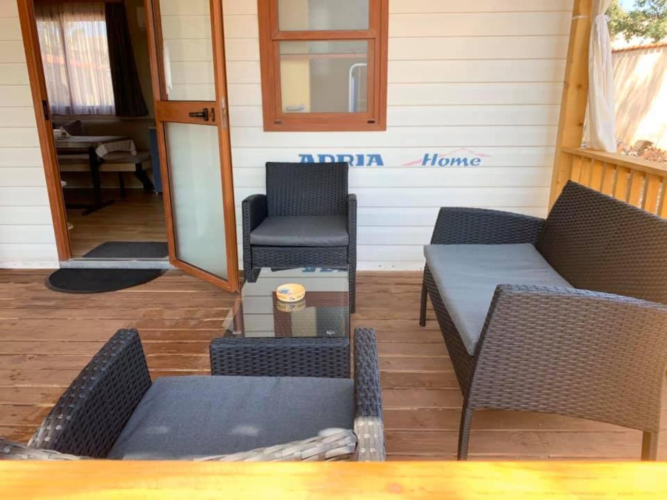 Coral Mobile Home Privlaka  Luaran gambar